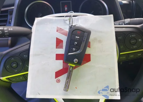 2024 Toyota Camry Le z USA, uszkodzony, nr VIN 4T1C11AK5RU205234